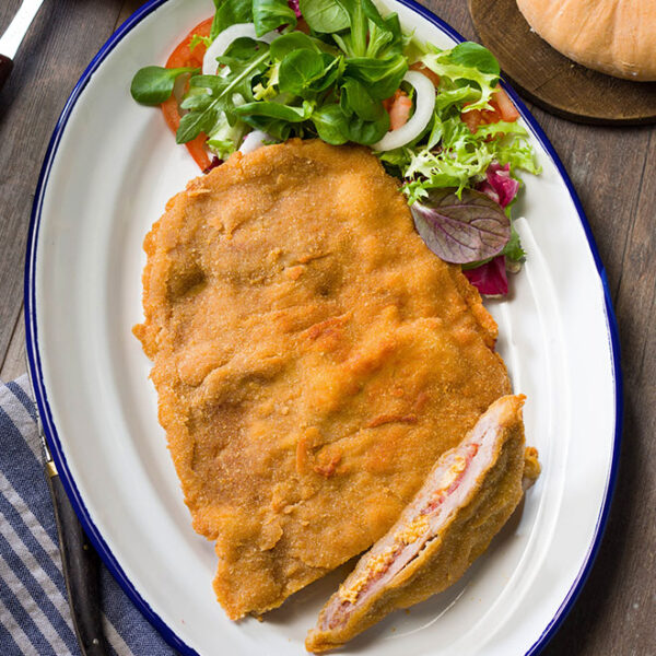 Cachopo asturiano de cecina y queso de cabra