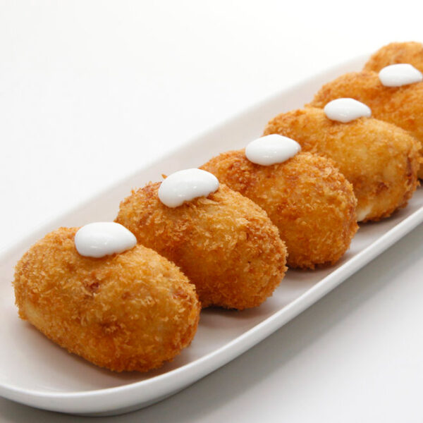 Croquetas de manzana, pasas y pistachos