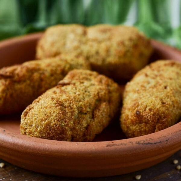 Croquetas de queso cabrales con cebolla caramelizada